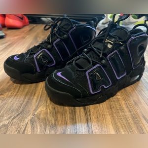 Nike Air More Uptempo '96 "Black/Action Grape
Size: 6.5Y Very GOOD Condition